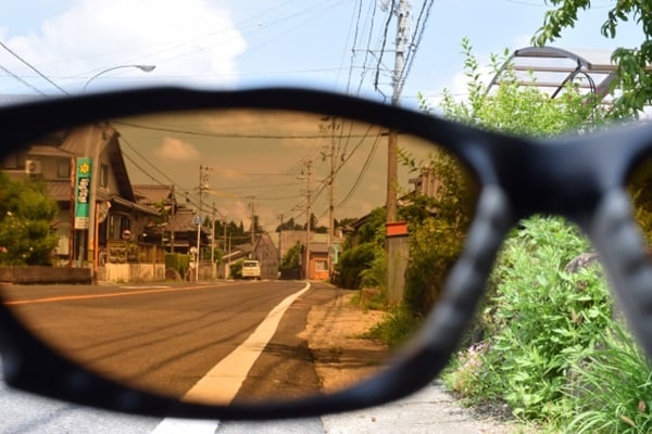 偏光グラスの役割